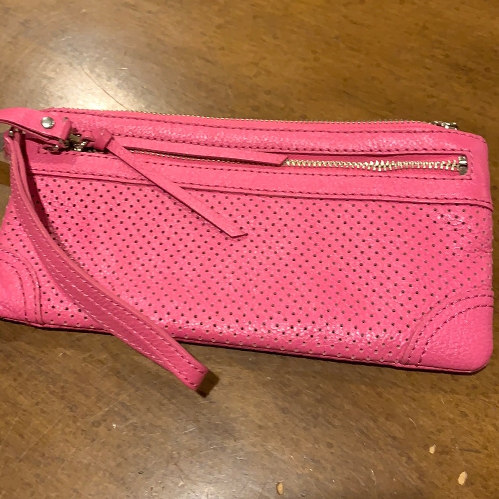 EUC Banana Republic pink perforated leather clutch wristlet for spring— clean!